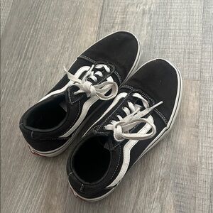 Vans girl's shoes size 3 ( used )